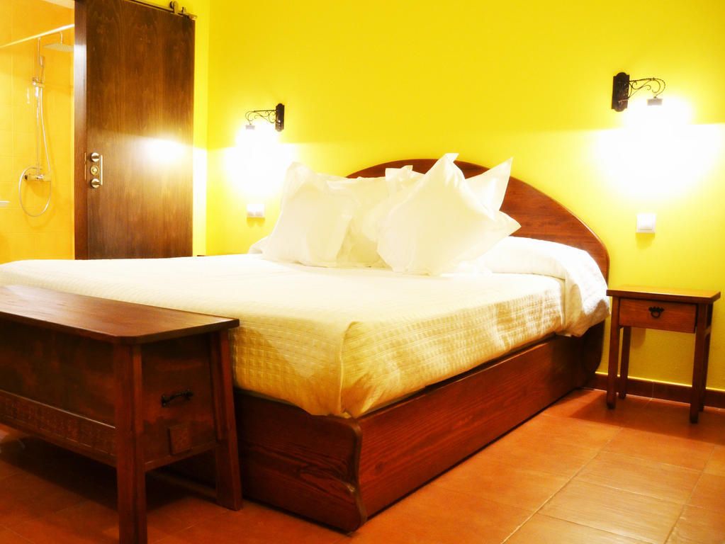 La Posada De Quijada Granada Room photo